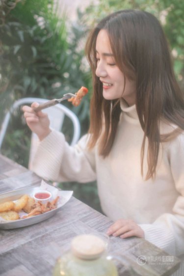 天降女孩子从2楼掉来了