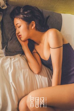 男人扒开女人双腿猛进女人机机里